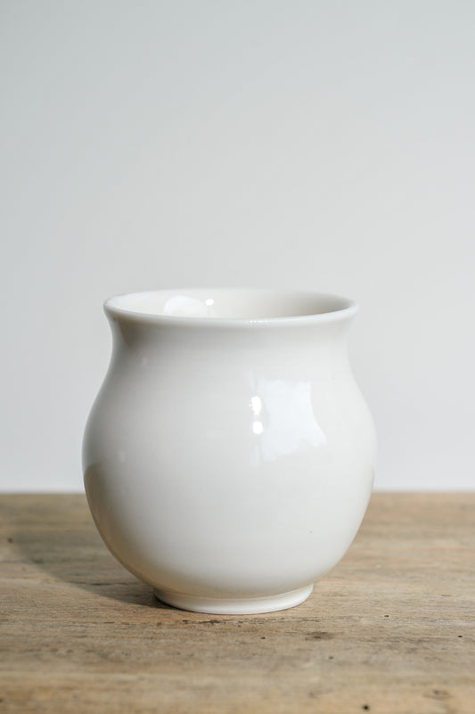 Smaller vaasje met onderstel - Porselein